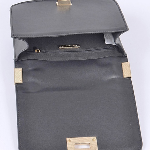 ONLY 1 LEFT! Faux Fur Should Bag - Picture 2 of 4